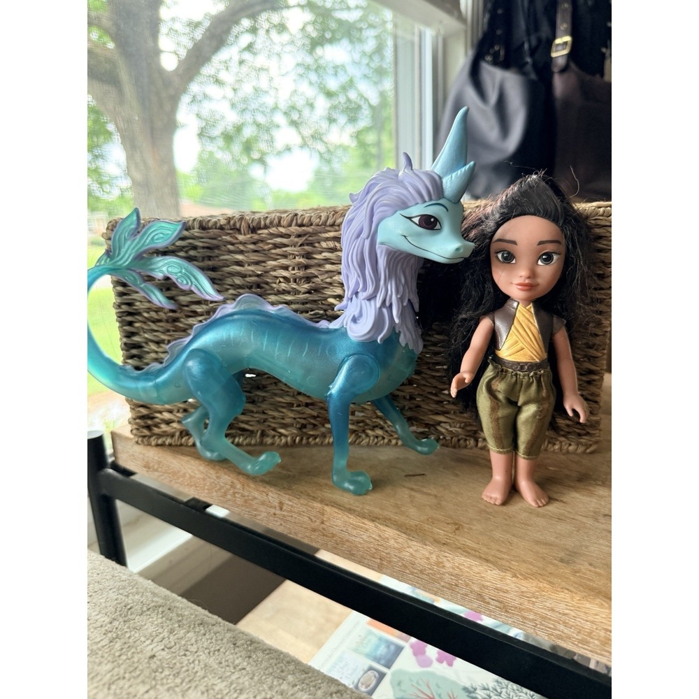 Disney Raya And The Last Dragon Sisu Dragon Jakks Pacific Toy & Petite Raya Doll